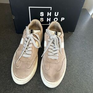 ShuShop Women’s Beige Shu Shop sneakers. Style is “Stacey”. Super comfy!
